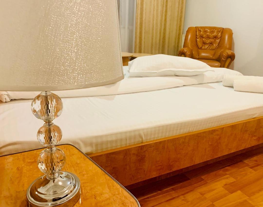 Hotel Green House Craiova Exterior photo