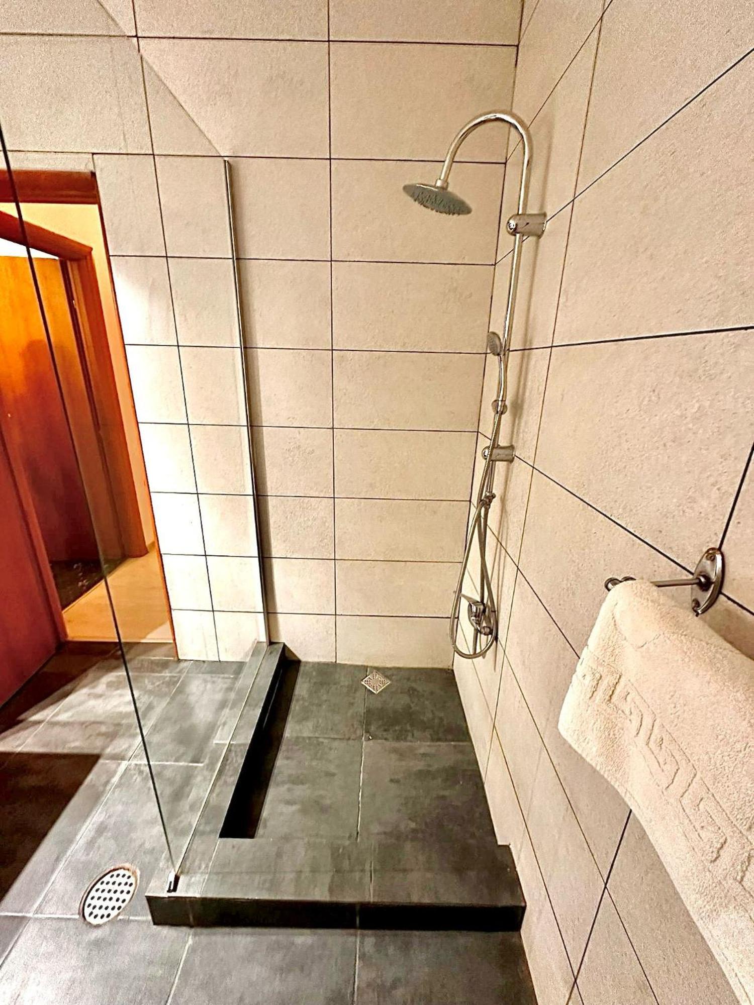 Hotel Green House Craiova Exterior photo