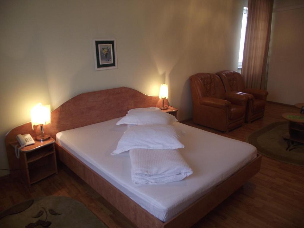 Hotel Green House Craiova Exterior photo